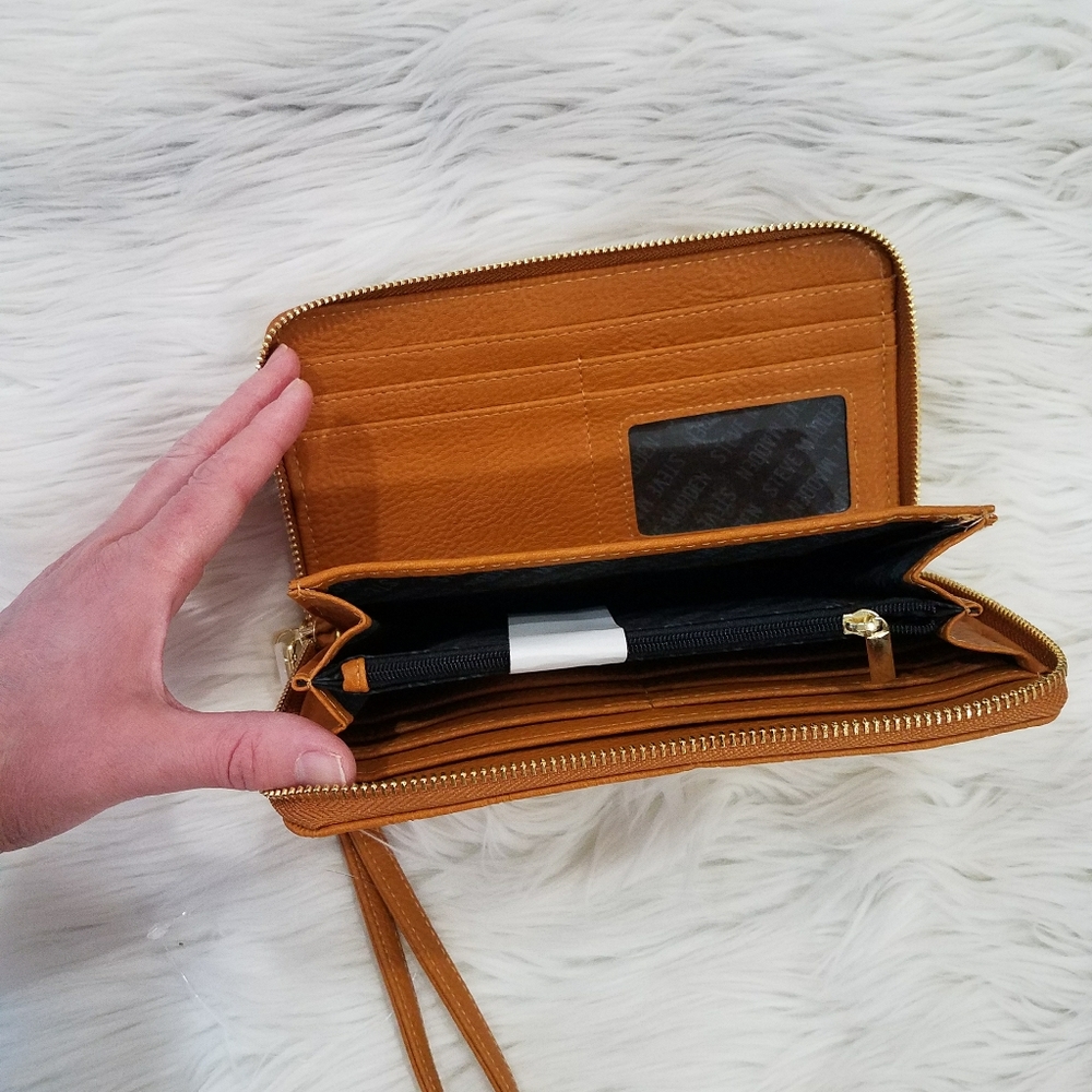 Nwot steve madden zipper wristlet wal… - Picture 9 of 11
